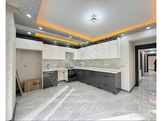 SAHİBİNDEN MERKEZİ KONUMDA ULAŞIMA YAKIN 134m2 SIFIR DAİRE