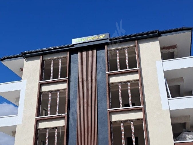 Cadde cepheli 3+1 Lüx Daire - Görsel 2