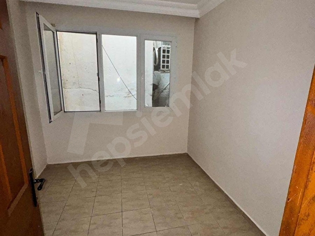 ÇARŞI MERKEZDE SATILIK İKİ ARTI BİR DAİRE - Görsel 4
