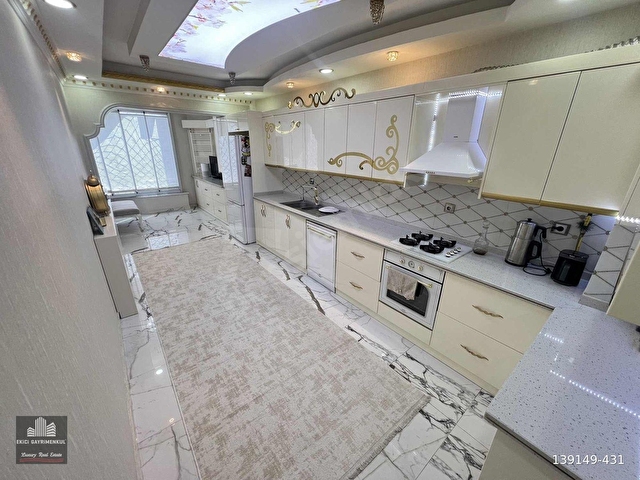 EKİCİDEN OSMANGAZİDE SİTE İÇİ GÜVENLİKLİ ARA KAT ULTRA LUX 4+1