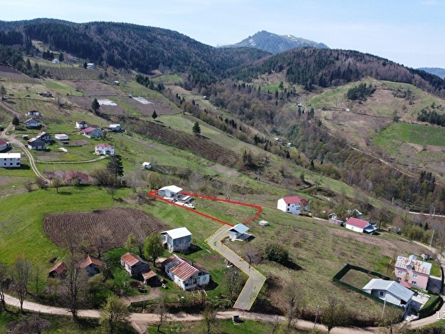 HENDEK DİKMEN YAYLASINDA 1.155 m2 ARSA İÇİNDE MÜSTAKİL EV - Görsel 3