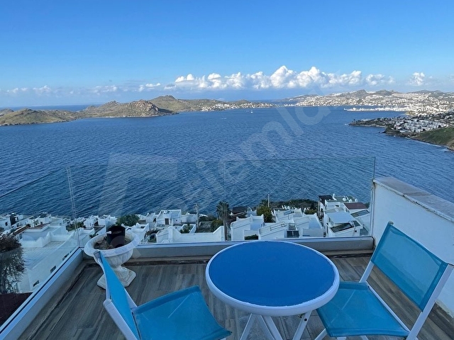 BODRUM YALIKAVAK HAVUZLU MANZARALI SİTEDE DENİZ MARİNA MANZARALI YILLIK KİRALIK EŞYALI VİLLA