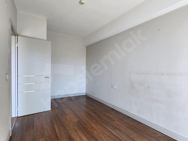 SUR YAPI CORRİDORDA SATILIK BÜYÜK TİP 1+1 DAİRE - Görsel 15
