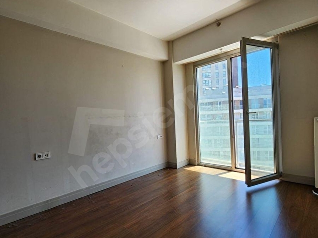 SUR YAPI CORRİDORDA SATILIK BÜYÜK TİP 1+1 DAİRE - Görsel 18
