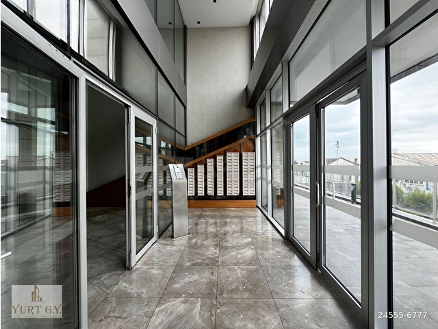 SUR YAPI CORRİDORDA SATILIK BÜYÜK TİP 1+1 DAİRE - Görsel 3