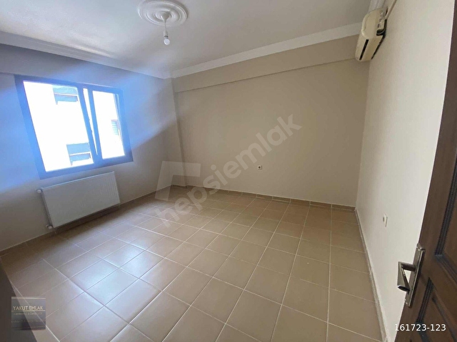 MERKEZDE DOGALGAZLİ ARAKAT 3+1 GENİŞ DAİRE - Görsel 3