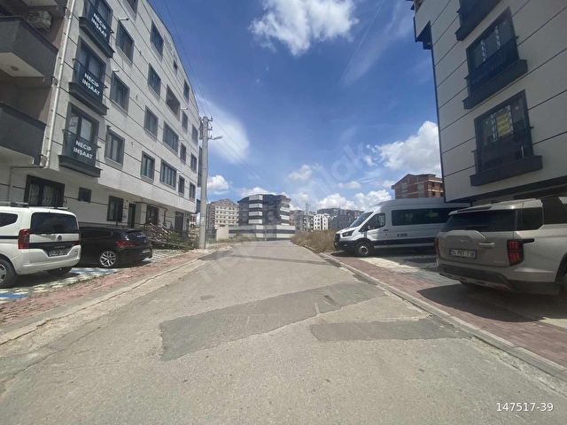 ÇAYIROVA EMEK MAHALLESİN DE ÇİFT TERASLI SATILIK 3+1 DUBLEKS - Görsel 2