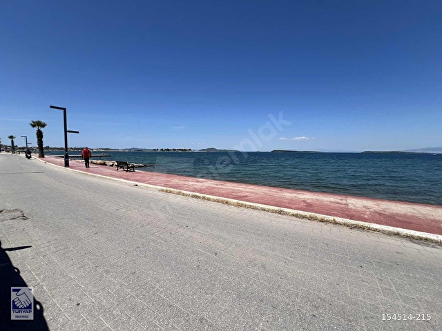 Urla İskelede Denize Sıfır Kiralık Eşyalı Daire