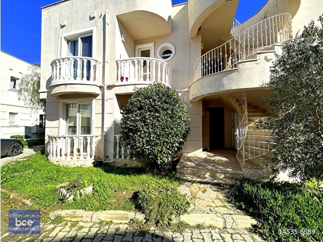 BODRUM ADABÜKÜ MERKEZİ PLAJLI YAZ KIŞ YAŞAM FIRSATI, DÜZAYAK BAHÇELİ EŞYALI TAŞINMAYA HAZIR DAİRE - Görsel 16