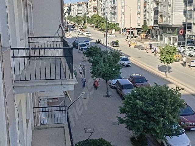 bulvar üzeri satılık daire - Görsel 2