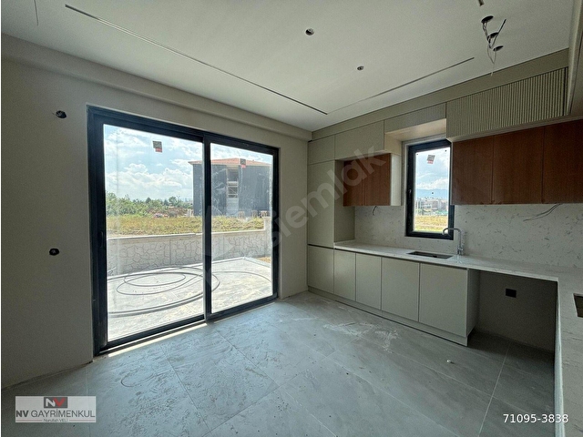 ARAPÇİFTLİĞİ MAHALLESİNDE    5+1 280 M2 ÖZEL KAPALI GARAJLI SATILIK MÜSTAKİL VİLLA - Görsel 13