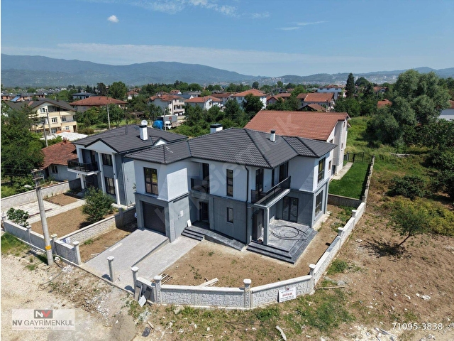 ARAPÇİFTLİĞİ MAHALLESİNDE    5+1 280 M2 ÖZEL KAPALI GARAJLI SATILIK MÜSTAKİL VİLLA