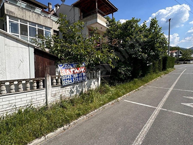 SAPANCA GÖL EMLAKTAN KIRKPINARIN MERKEZİNDE 5+1 MANZARALI TRİPLEKS VİLLA - Görsel 9