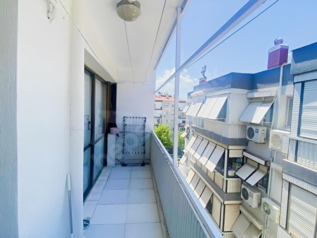 Karşıyaka, Bahriye Üçokta, Cadde Üzerinde, Bakımlı, EŞYASIZ - Görsel 13
