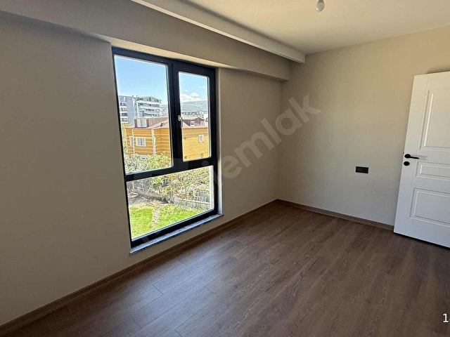 PERAdan merkezi konumda lüks donanımlı site içi sıfır 2+1 daire - Görsel 23