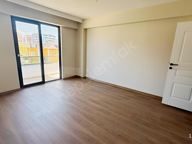 PERAdan merkezi konumda lüks donanımlı site içi sıfır 2+1 daire - Görsel 29