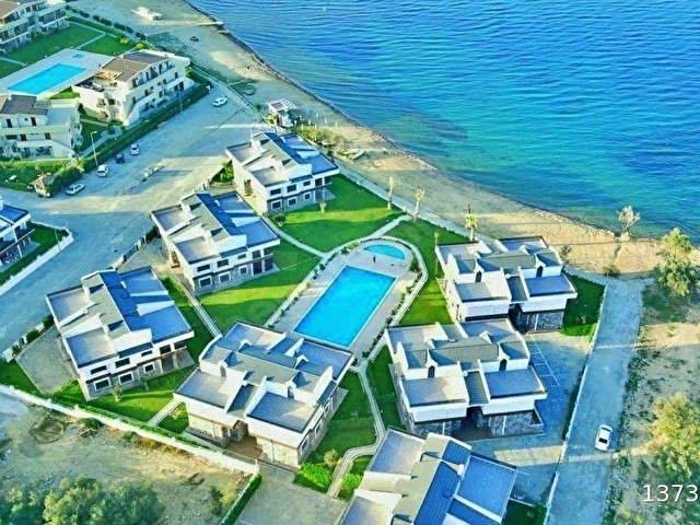 UYTUNDAN PELİTKÖYDE DENİZE SIFIR HAVUZLU BAHÇELİ 2+1 LÜKS DAİRE - Görsel 9