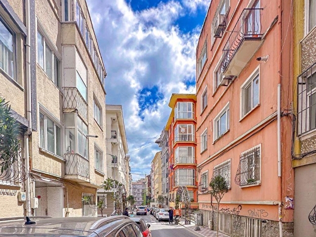 Beyoğlu Cihangir Pürtelaş Sk  Satılık 3+1 Daire 1.Kat Balkonlu