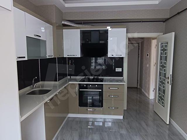 AHMET YESEVİ CAD. ÜZERİ ULTRA LÜKS ARAKAT 132 M2 GENİŞ YENİ BİNA  2+1 KİRALIK - Görsel 2