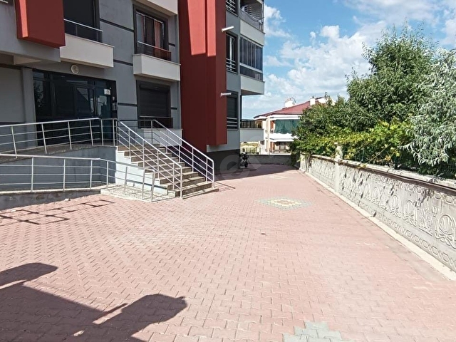 AHMET YESEVİ CAD. ÜZERİ ULTRA LÜKS ARAKAT 132 M2 GENİŞ YENİ BİNA  2+1 KİRALIK - Görsel 4