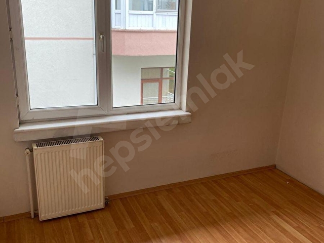 BAHÇELİEVLER de 140 m2 KATTA TEK 3+1 SATILIK GENİŞ DAİRE - Görsel 29