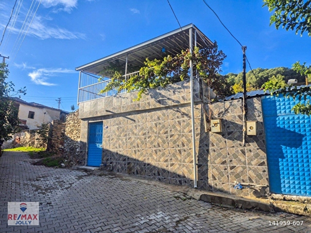 IZMIR BAYINDIR ZEYTINOVA KÖYÜNDE SATILIK 2+2 BAHÇELI KÖY EVI