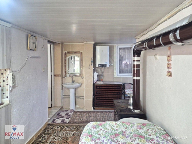 IZMIR BAYINDIR ZEYTINOVA KÖYÜNDE SATILIK 2+2 BAHÇELI KÖY EVI - Görsel 7