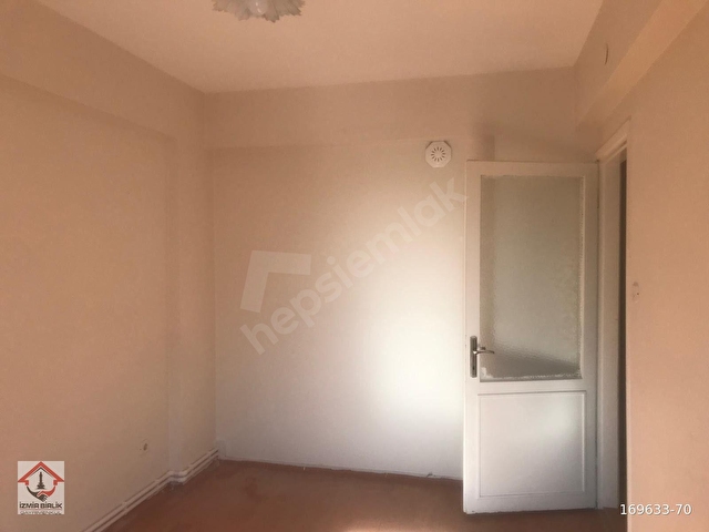 MENDERES CADDESİNDE ARA KAT 2+1 D.GAZLI DAİRE - Görsel 13