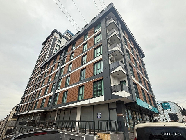 FİRÜZKÖY BULVARINA YAKIN OTOPARKLI AİLE SİTESİNDE 2+1 LÜX DAİRE - Görsel 2