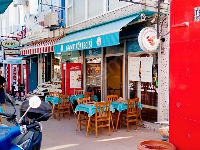 AYVALIK MERKEZDE DEVREN KİRALIK KÖFTE & TOST FAST FOOD DÜKKÂNI