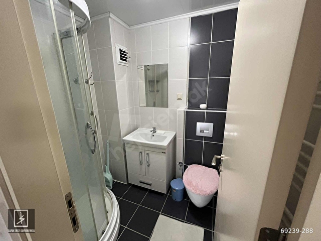 KYBELE SİTESİ GENİŞ BALKONLU AYRI MUTFAKLI GENİŞ EŞYALI APART - Görsel 16