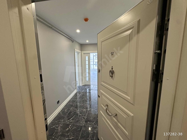AZUR MARMARA SİTESİNDE VATANDAŞLIĞA UYGUN 4+1 DENİZ MANZARALI