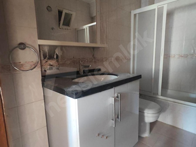 TÜRK KOLEJİ YANINDA, ÜÇ CEPHELİ, KOMBİLİ, GÜZEL DAİRE... - Görsel 12