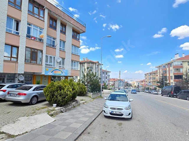 ONLİNE EMLAKTAN LIZBON CD ÜZERİ ARA KAT BAKIMLI ÖN CEPHE 3+1 - Görsel 5