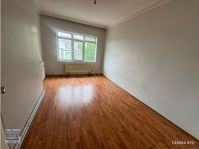 CADDE ÜZERNDE ÜÇ BALKONLU KATTA BAĞIMSIZ ÖN CEPHE 3+1 DAİRE - Görsel 24