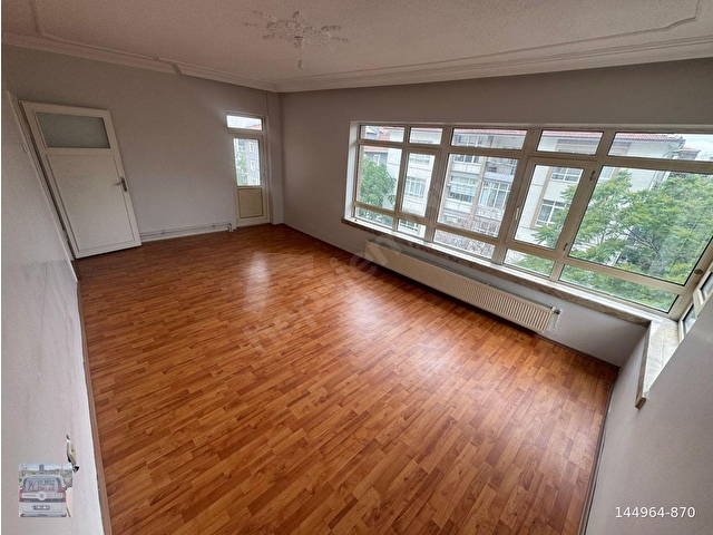 CADDE ÜZERNDE ÜÇ BALKONLU KATTA BAĞIMSIZ ÖN CEPHE 3+1 DAİRE - Görsel 10