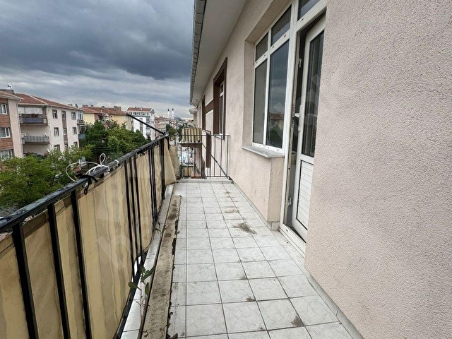 CADDE ÜZERNDE ÜÇ BALKONLU KATTA BAĞIMSIZ ÖN CEPHE 3+1 DAİRE - Görsel 20