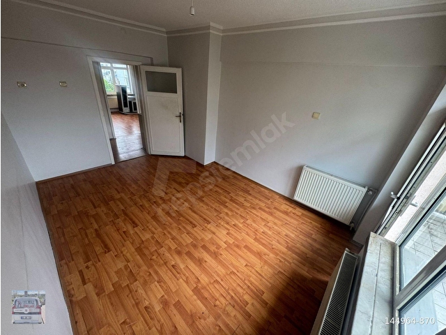 CADDE ÜZERNDE ÜÇ BALKONLU KATTA BAĞIMSIZ ÖN CEPHE 3+1 DAİRE - Görsel 25