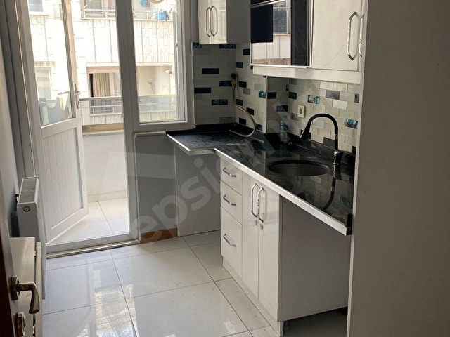 DEVLET HASTANESİNE KOMŞU GENİŞ KULLANIMLI ARA KAT DAİRE