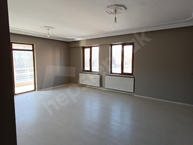 TUNCELİ HUZUR EMLAKTAN SATILIK 3+1 DAİRE CADDE ÜSTÜ 150M² - Görsel 6
