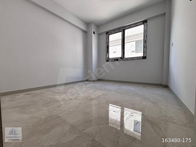 GÜMÜŞÇAYDA CADDE ÜZERI ARA KAT ASANSÖRLÜ ÖN CEPHE ULTRA LÜX SIFIR DAIRE - Görsel 18