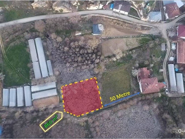 Kastamonu Merkez , Kayalı Köyünde Köy içi 860 m² satılık arazi