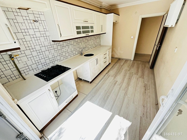 GÖMEÇ MİTHATPAŞA MAH. MERKEZ KONUMDA GENİŞ 2+1 FIRSAT DAİRE - Görsel 2