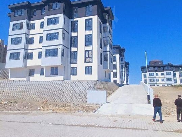 TURYAP BANDIRMADAN TOKİ EVLERİNDE SATILIK 2+0 DAİRE