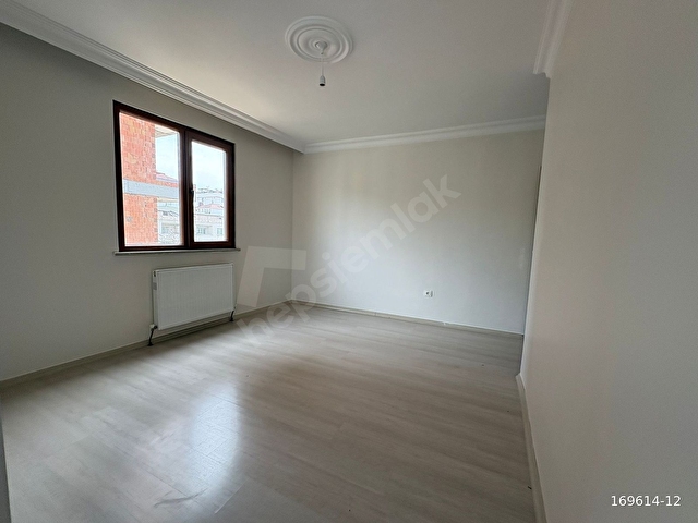 ÇEKMEKÖY TAŞDELENDE KAPALI OTO PARKLI VE DEPOSU OLAN DAİRE - Görsel 26