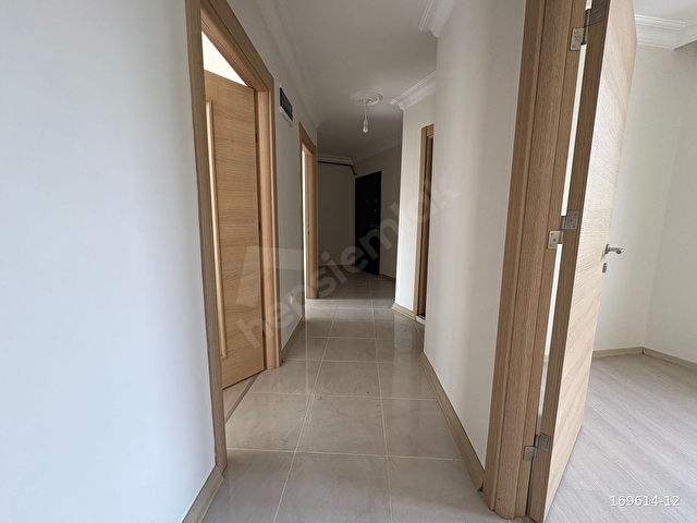 ÇEKMEKÖY TAŞDELENDE KAPALI OTO PARKLI VE DEPOSU OLAN DAİRE - Görsel 24