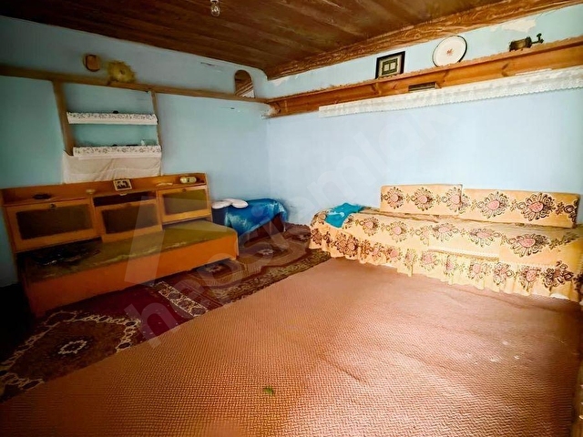 BERGAMA SARICALAR MAHALLESİNDE EŞYALI SATILIK TAŞ KÖY EVİ - Görsel 19