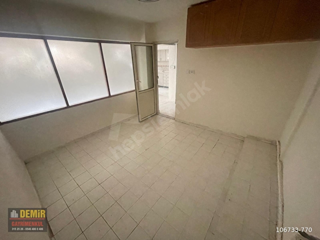 DEMİR GAYRİMENKULDEN 1+1 METRO YAKINI KOT DAİRE - Görsel 7