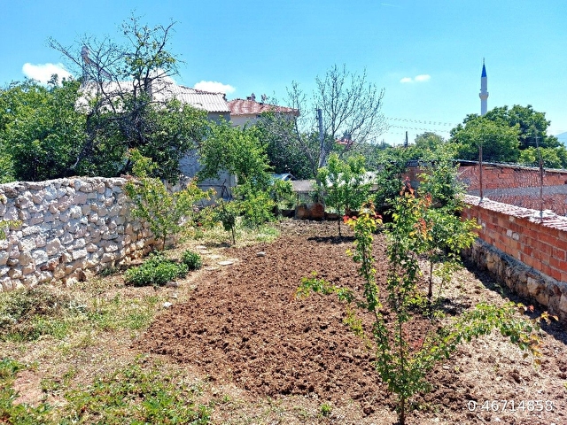 köy merkezinde temiz 3 katlı ev - Görsel 13