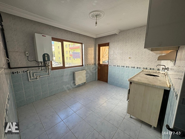 HÜSEYİN GAZİ GÖBEKTE 1.KAT ÖN CEPHE 2+1 DAİRE - Görsel 4